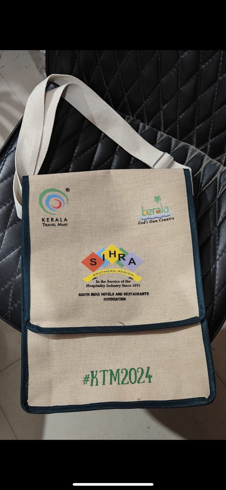 SJJ380 Sling Bag