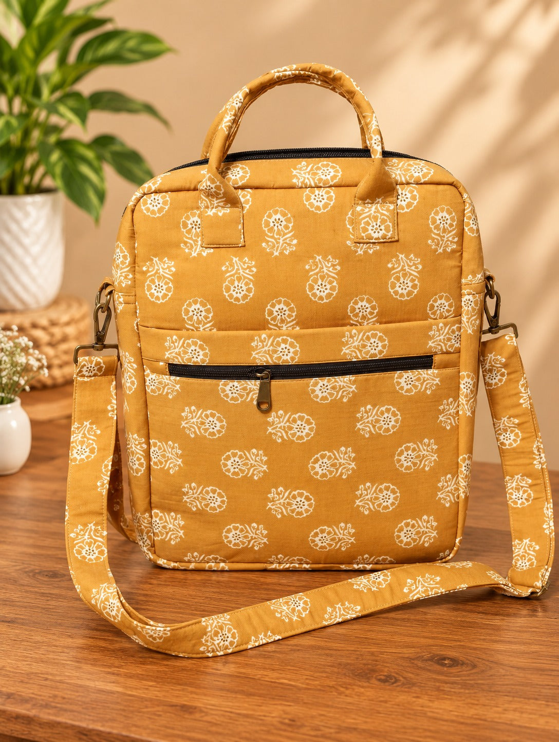 SLING BAG