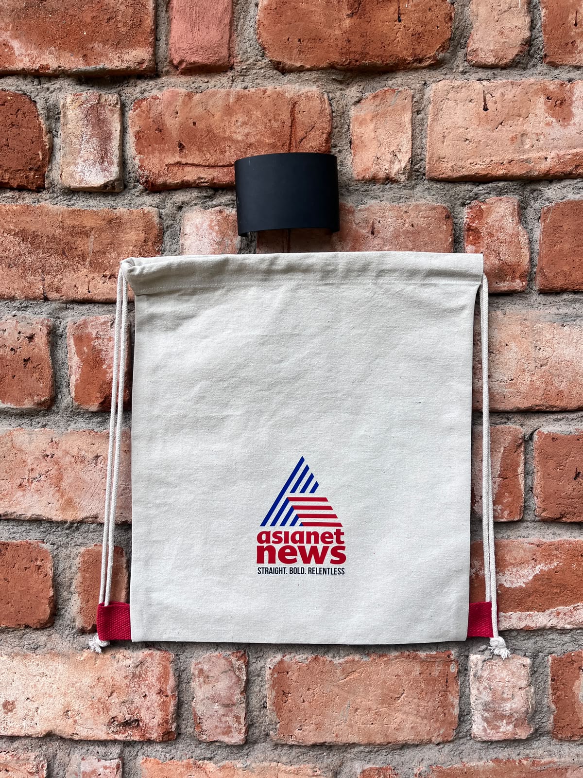 DRAW SLING BAG