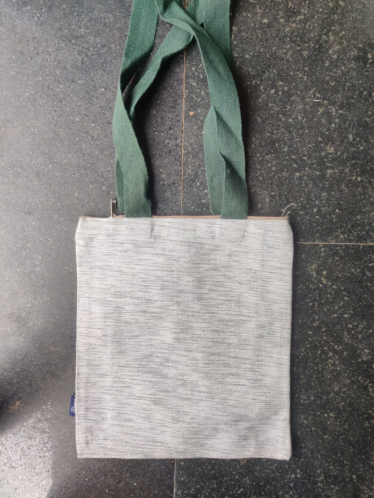T018 - MANN MODEL WITH ZIP
