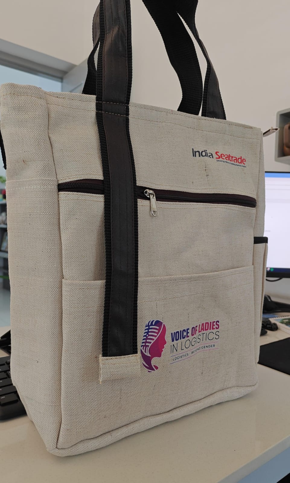 LMI1122 office bag