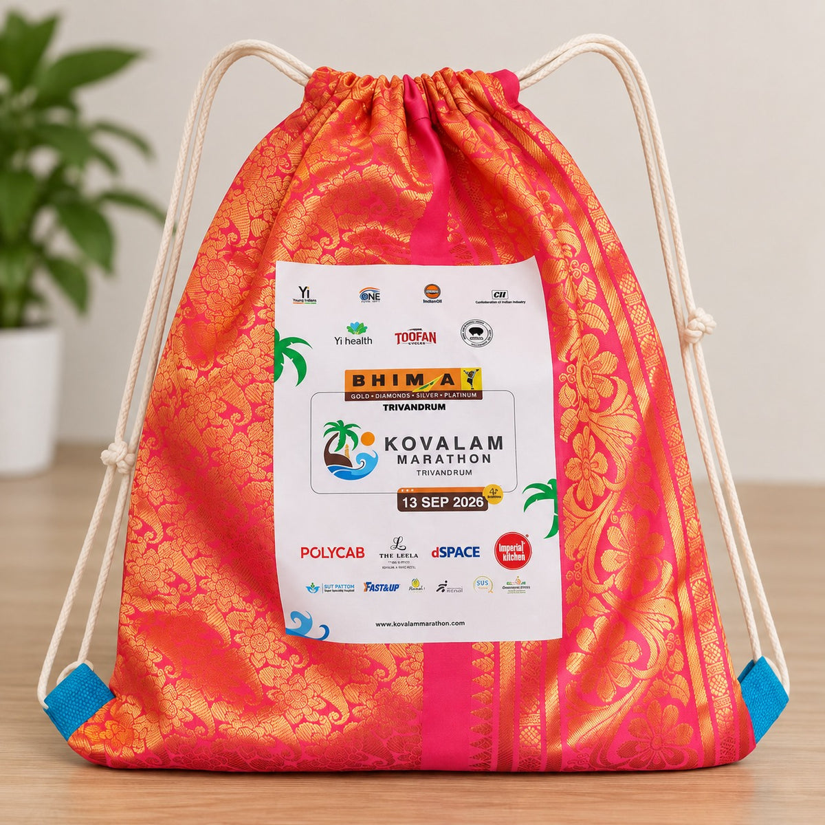 DRAW SLING BAG