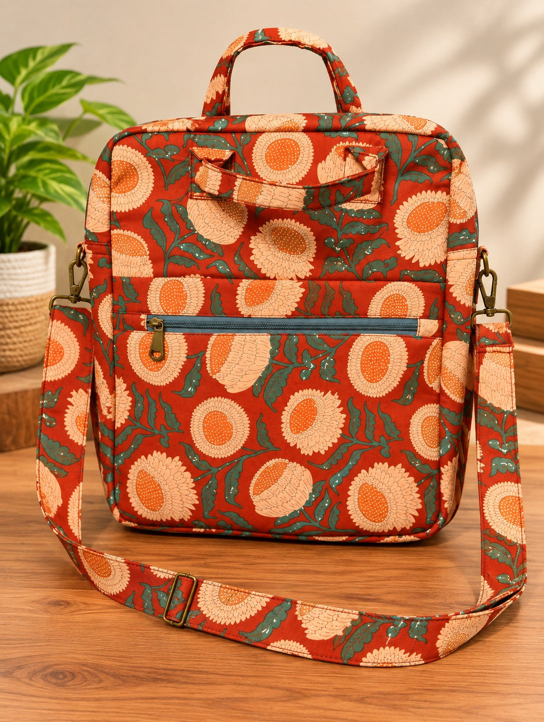 SLING BAG